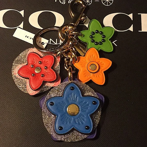 COACH - WILDFLOWER CLUSTER BAG CHARM IN COLORBLOCK - Picture 5 of 12